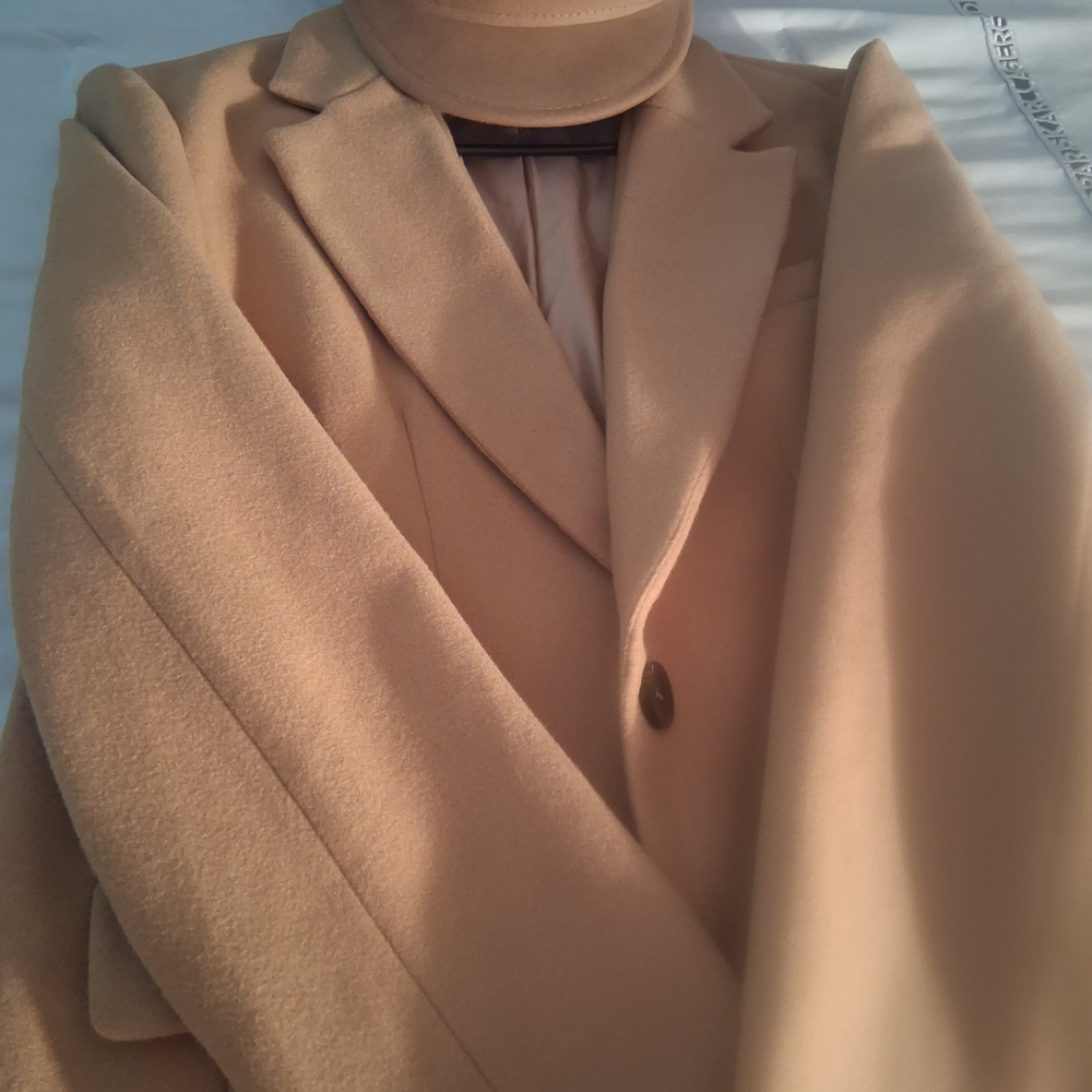 Classic Camel Blazer/Equestrian Hat Combo.